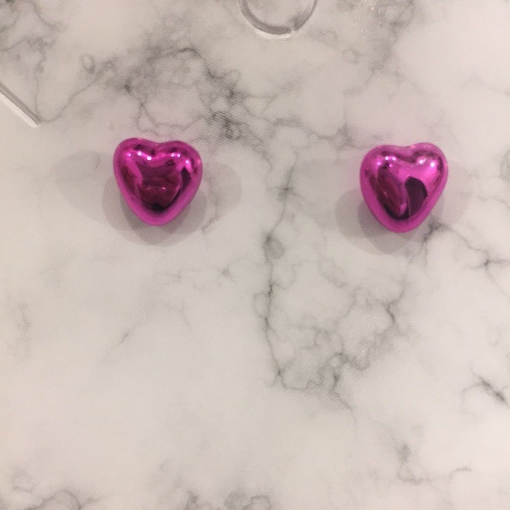 ☮️💗4/$12; 2/$8⭐️🩷 NWT, Girls metallic pink heart earrings🩷